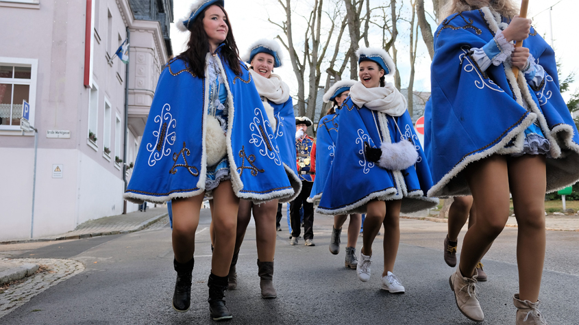 102. Skifasching