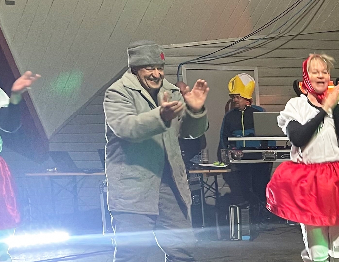 104. Skifasching