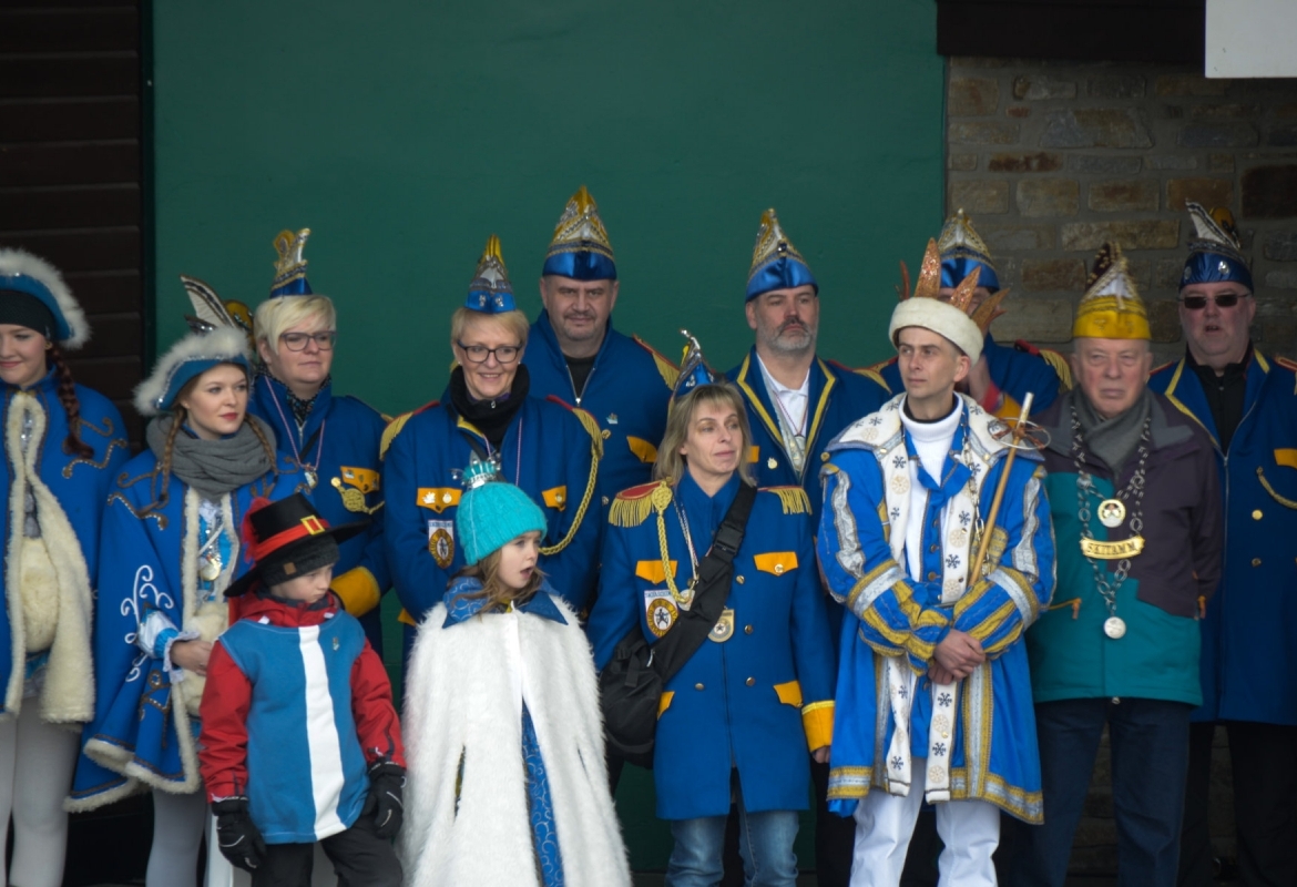 99. Skifasching
