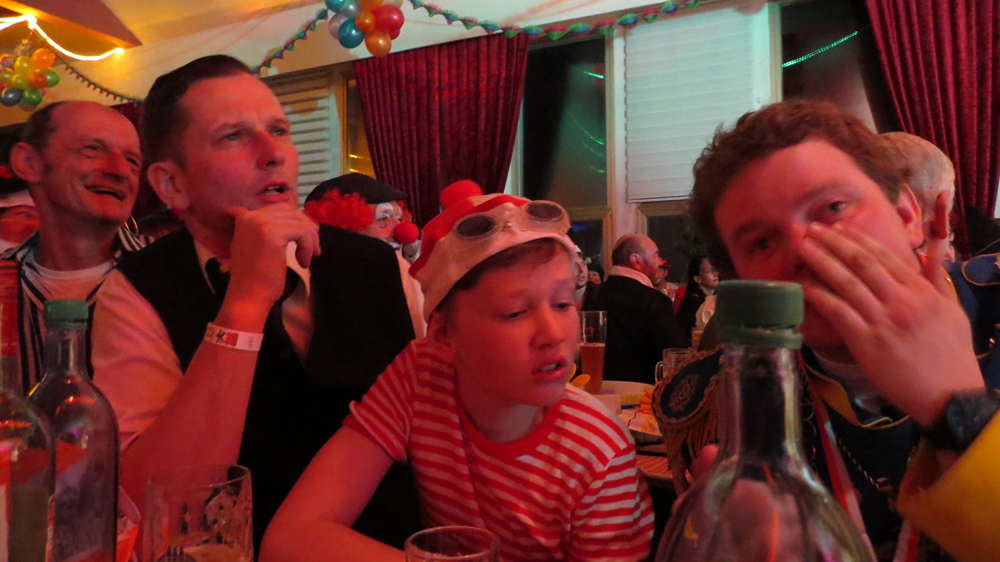 100. Skifasching