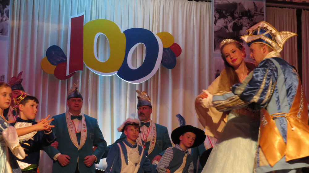 100. Skifasching