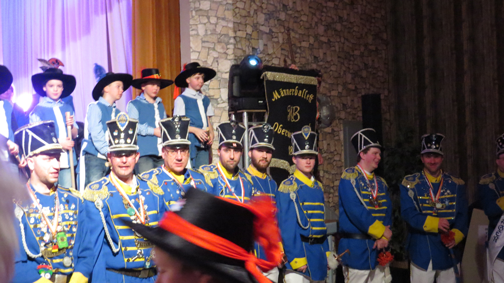 100. Skifasching